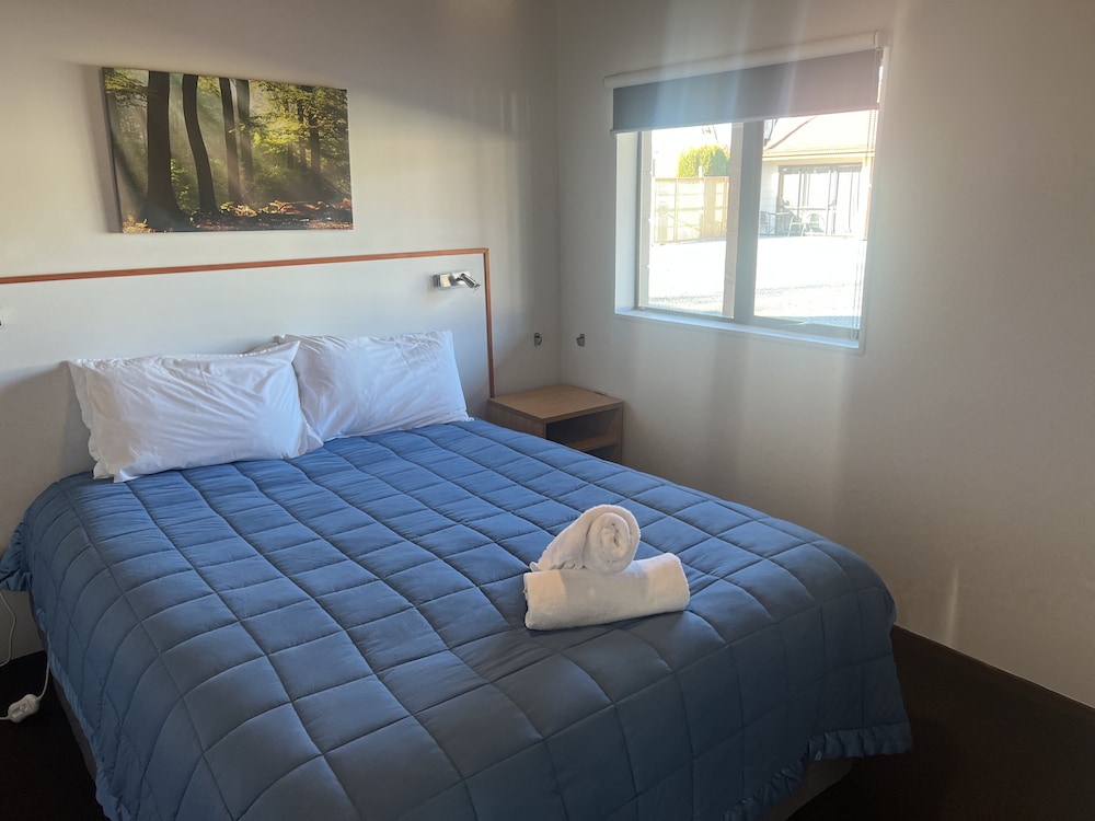 Pinewood Motels