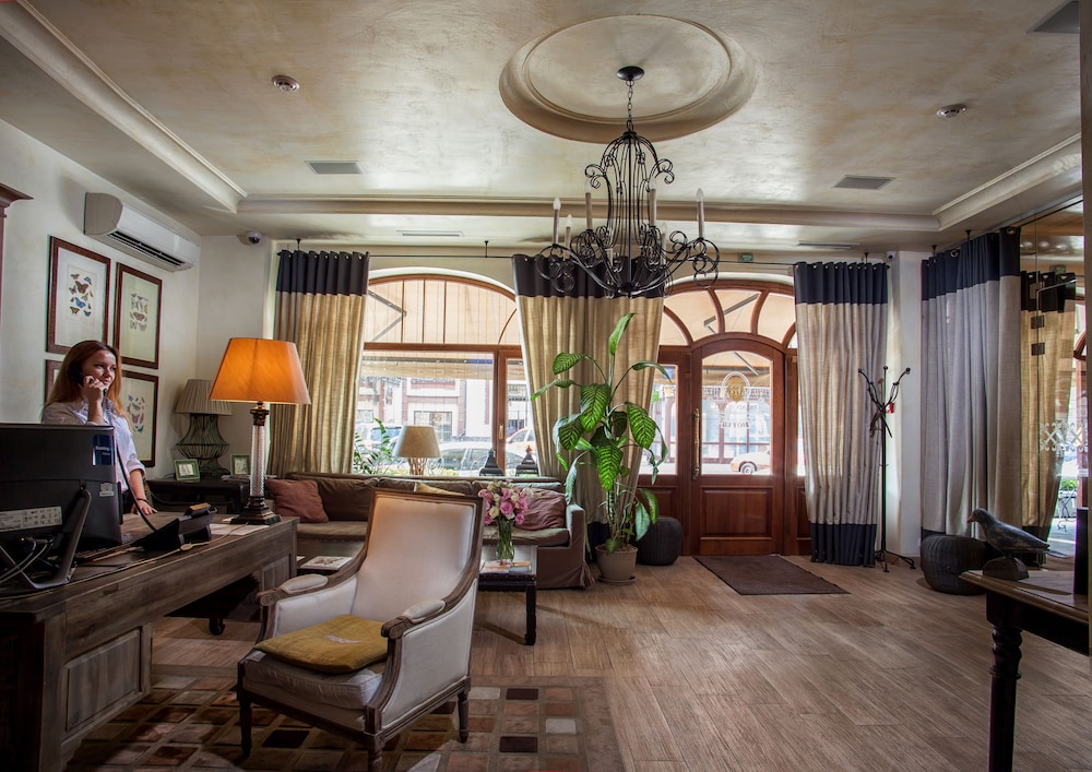 Palais Royal Hotel