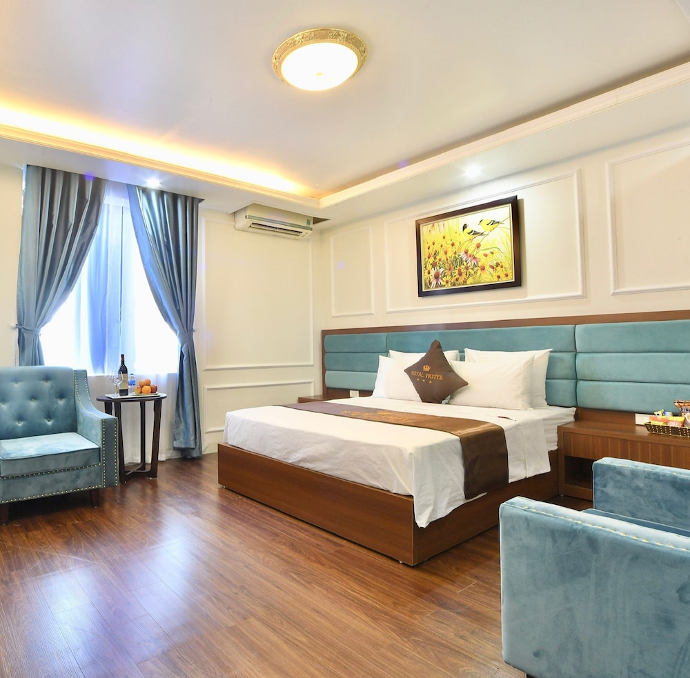 Royal Hotel II