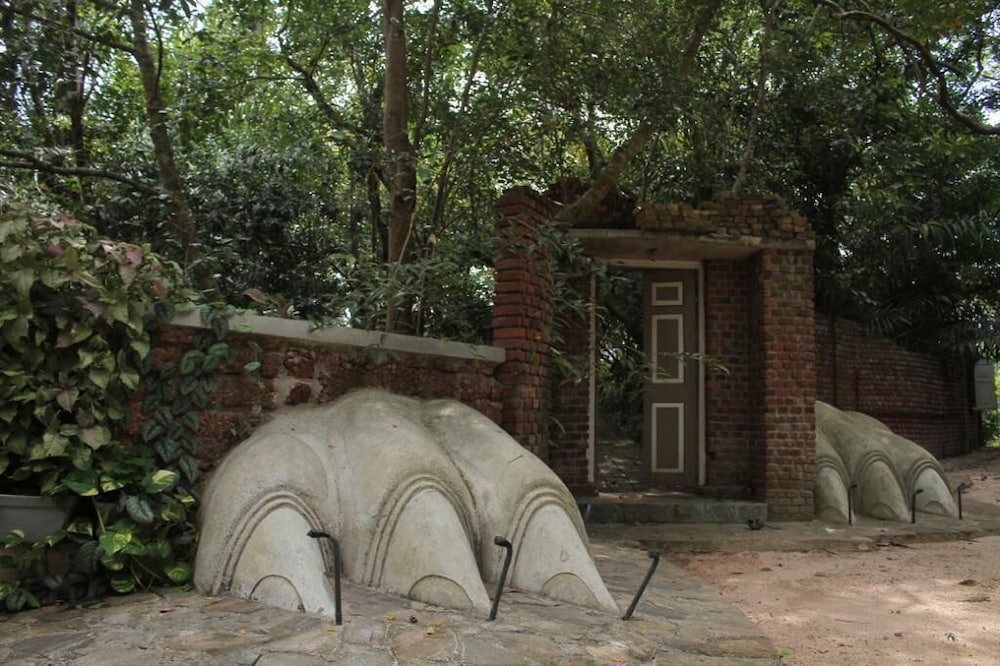 Ceylon Kingsmen Garden Hotel