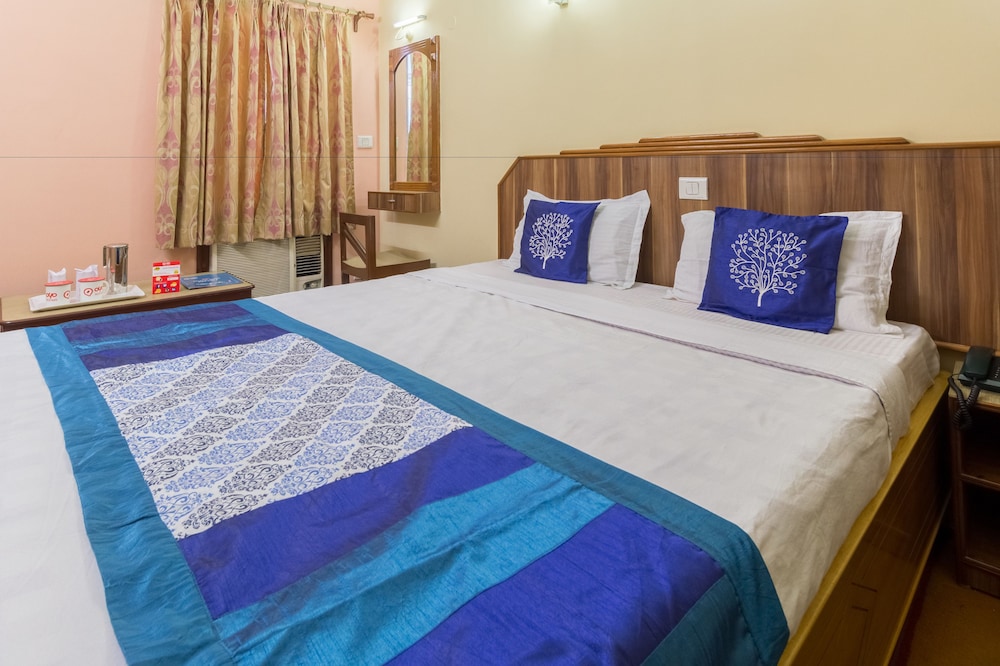 OYO 30189 Hotel Priya Palace