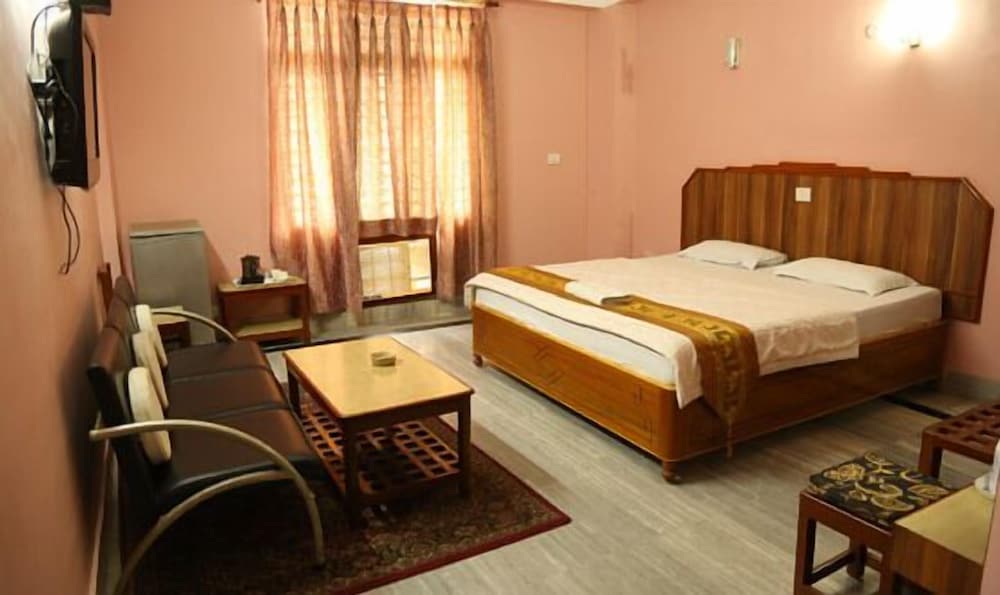 OYO 30189 Hotel Priya Palace