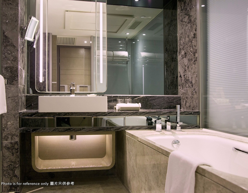 Royal Plaza Hotel