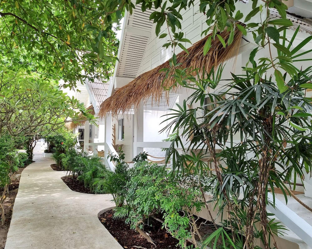 Elephant Beach Club & Resort Samui