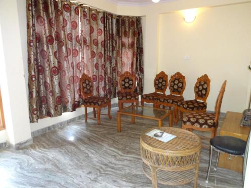 Hotel Kalra Regency