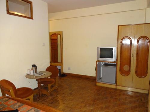 Hotel Kalra Regency