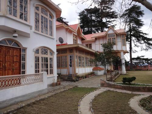 Hotel Kalra Regency