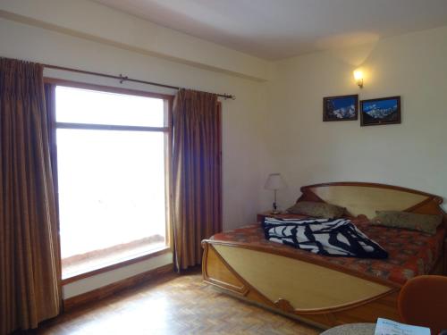 Hotel Kalra Regency