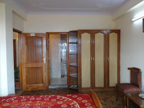 Hotel Kalra Regency