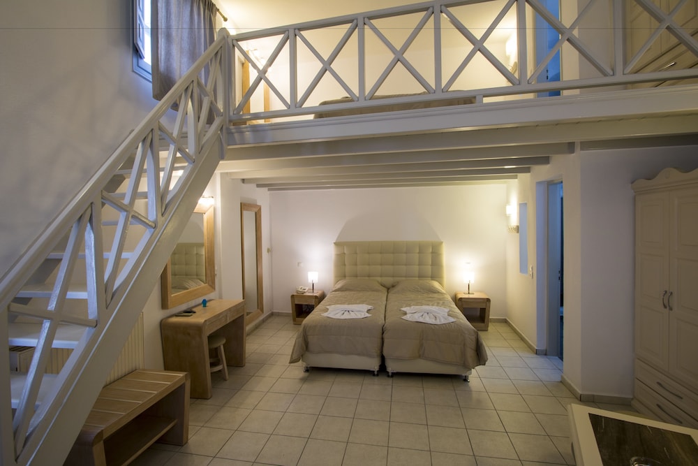Erato Apartments