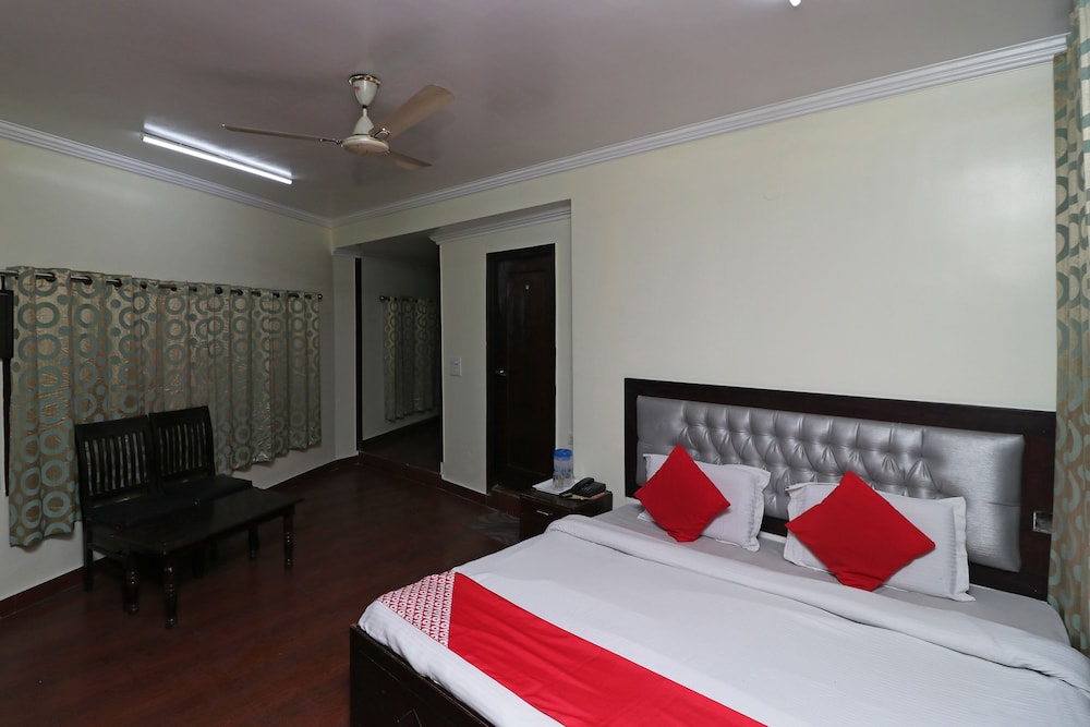 OYO 29660 Hotel Vardhman Classic