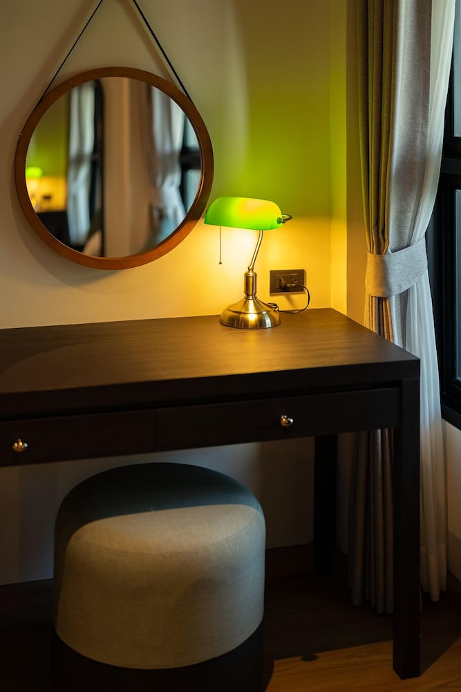 Shamrock Chiangmai Hotel - Adults Only