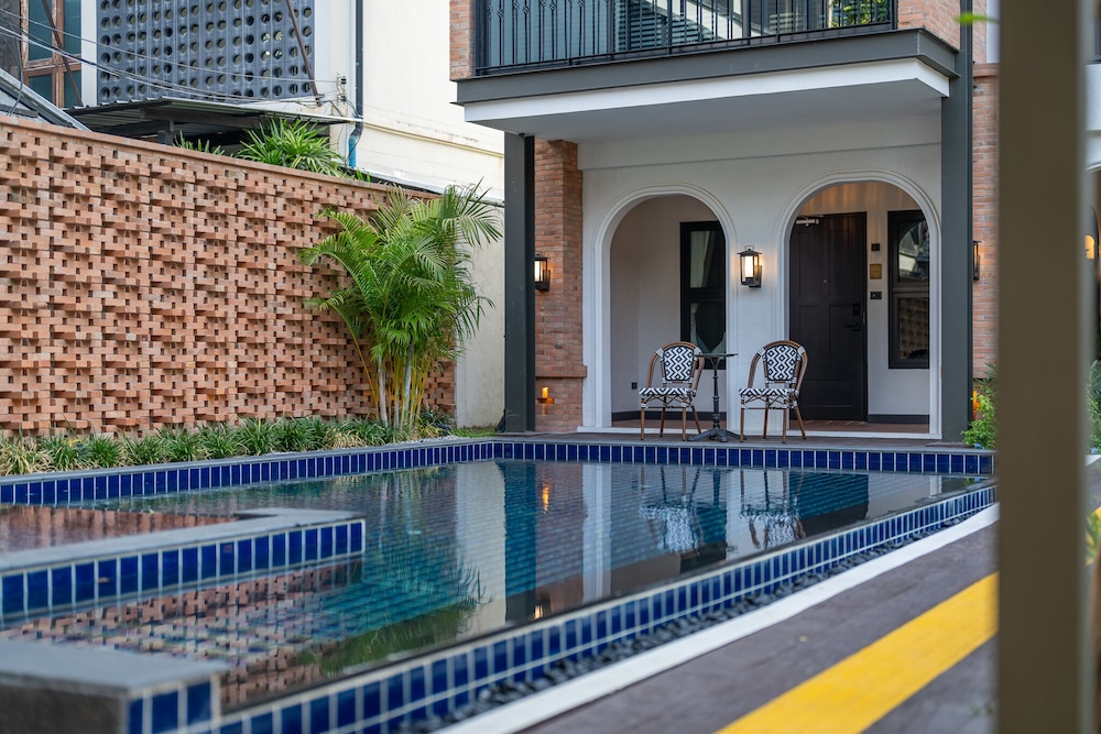 Shamrock Chiangmai Hotel - Adults Only