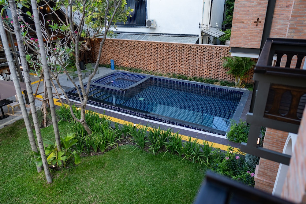 Shamrock Chiangmai Hotel - Adults Only