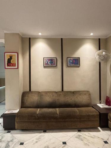 Status Business Hotel