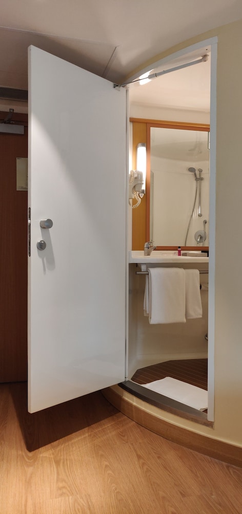 ibis Bengaluru City Centre Hotel