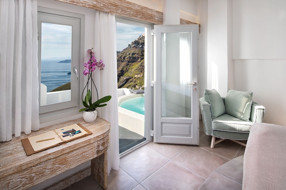 Athina Luxury Suites