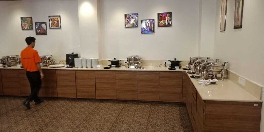 Hotel Seven Sky