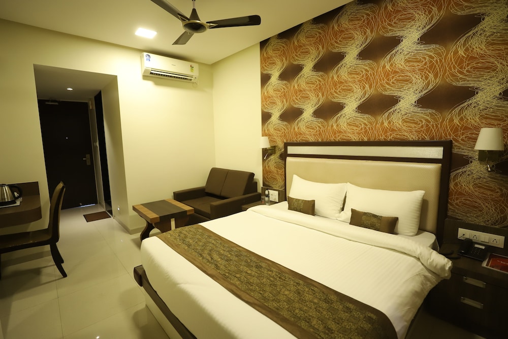 Hotel Seven Sky