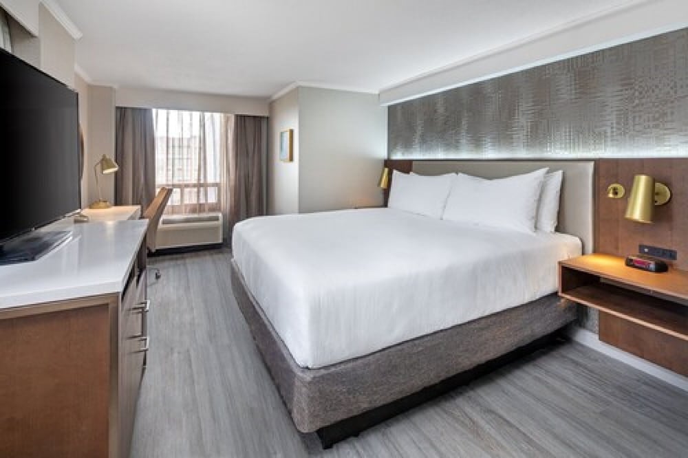 Crowne Plaza Toronto Airport