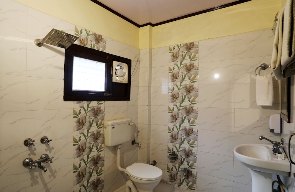 Oyo 4889 Hotel Moon 2
