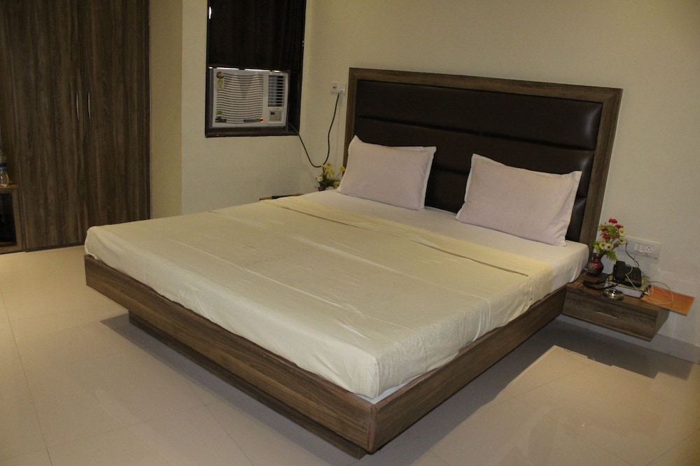 Hotel Meera