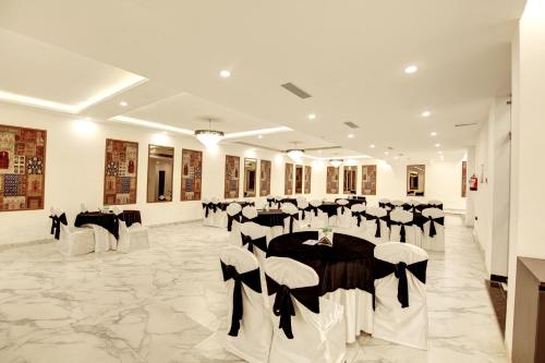 Saltstayz Select - Huda City Center