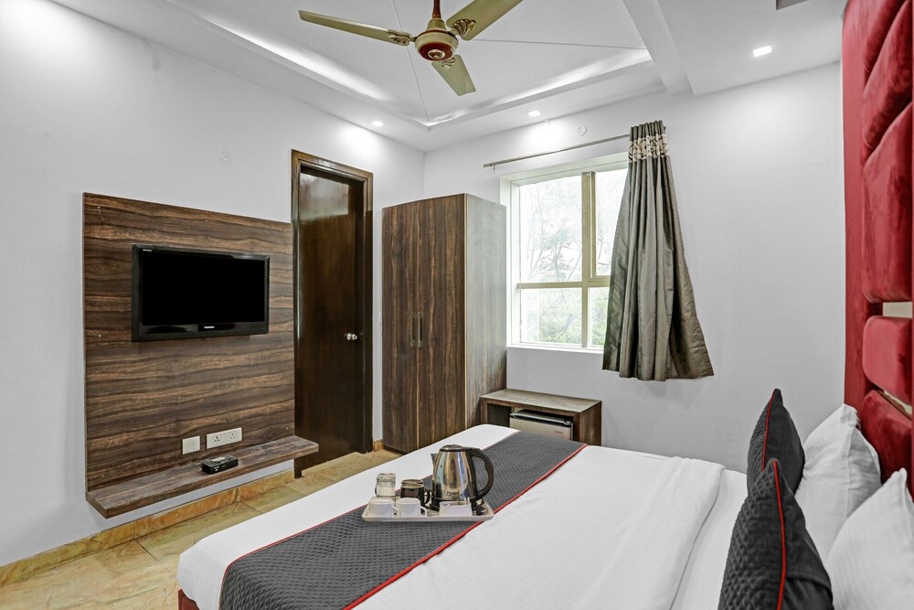 Hotel Royal Mirage - Pitampura