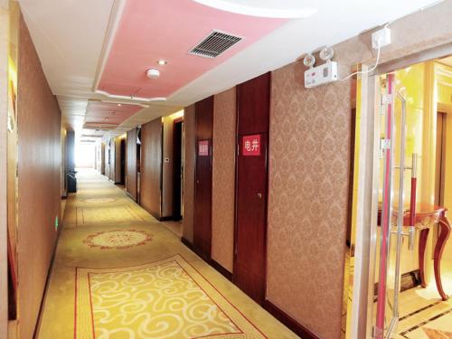 Vienna Hotel Shenzhen Longhua Qinghu Road Branch