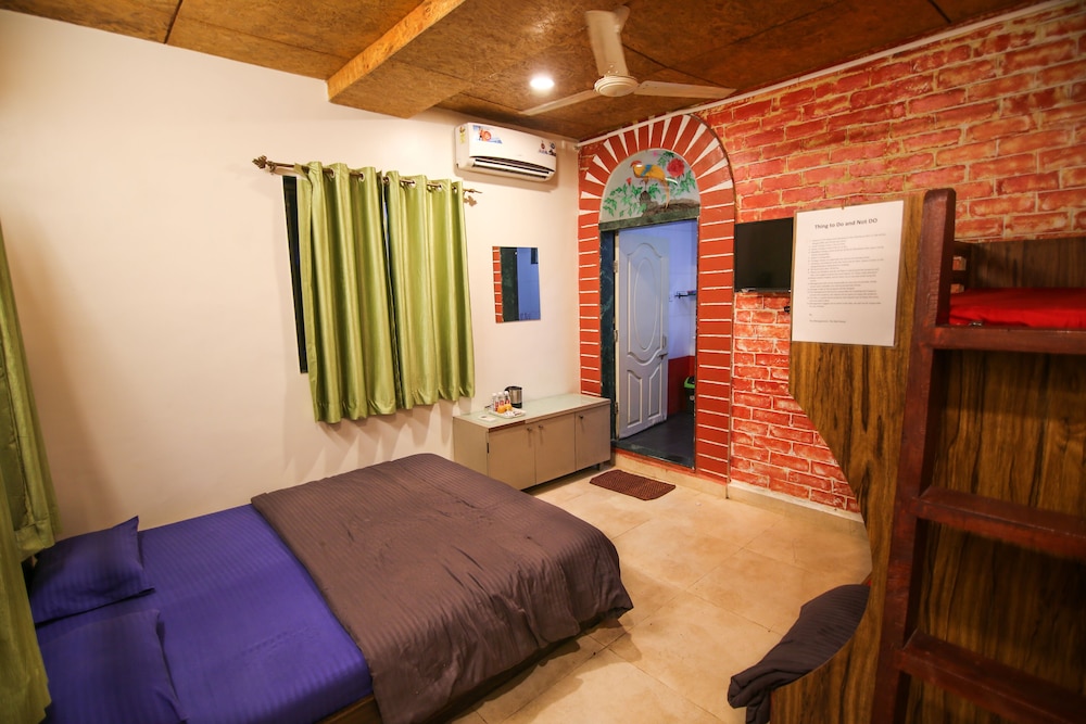 The Bob House Pool Resort and Cafe Pavana Lake