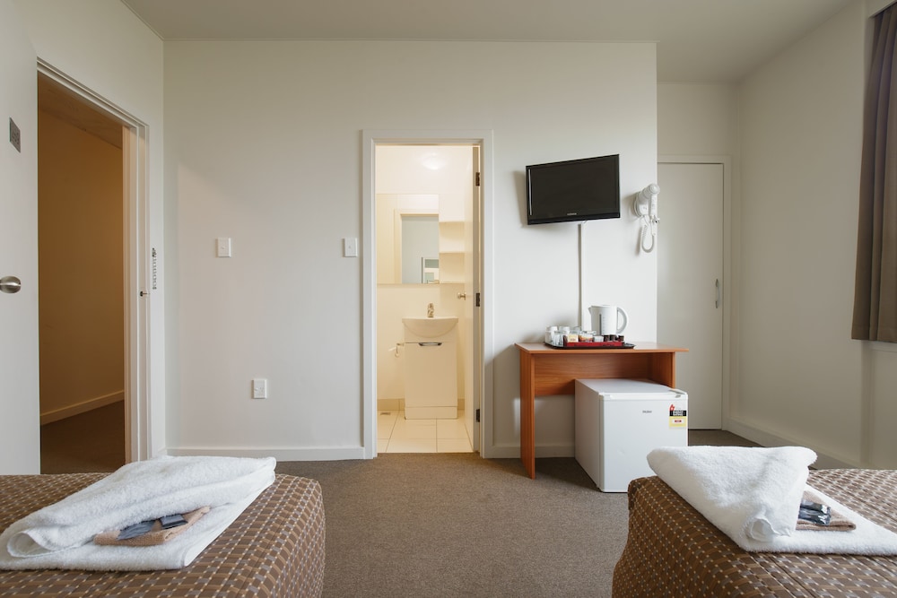 Kiwi International Hotel