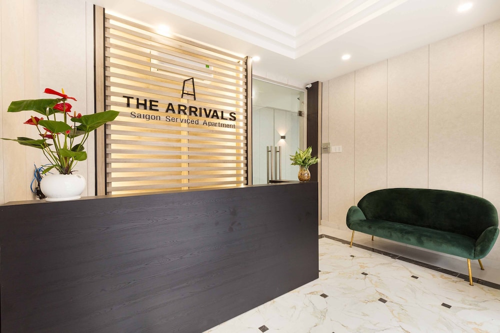 YOURS studio airport