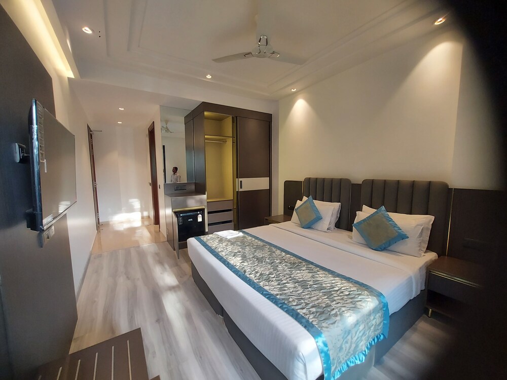OPO Hotels Iffco Chowk