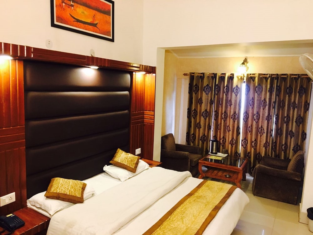 Hotel Kahkashan By Royal Collection Hotels & Resorts