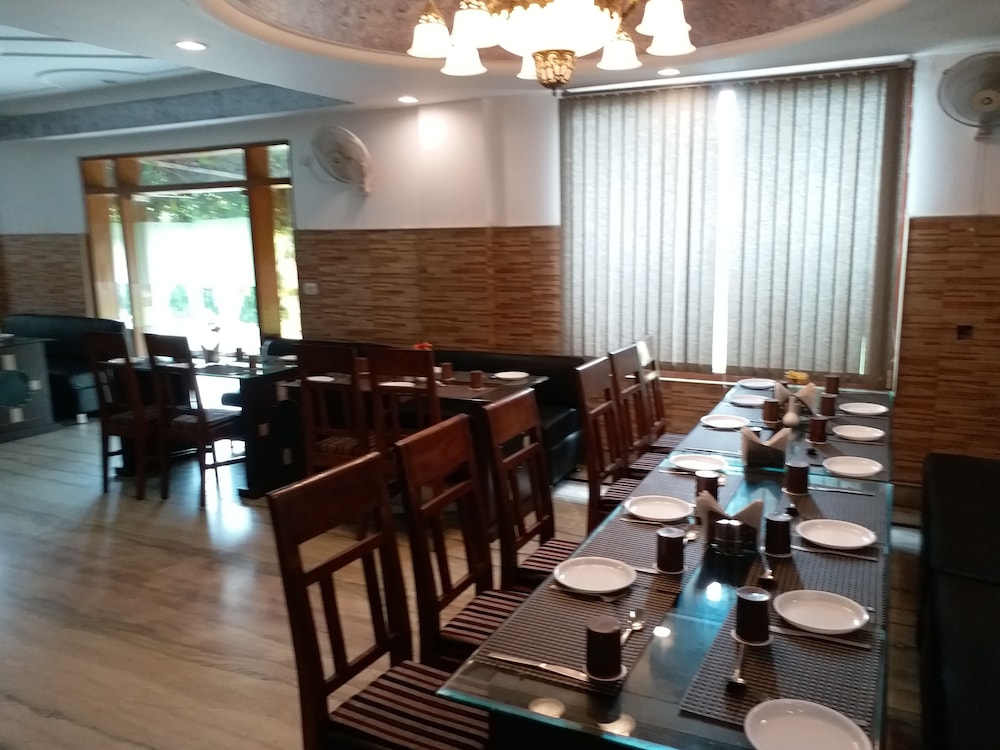 Hotel Jagdambay