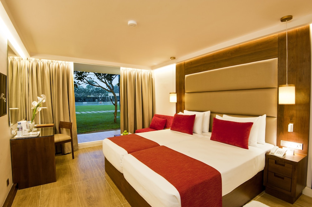 Pegasus Reef - A Beach Resort in Colombo