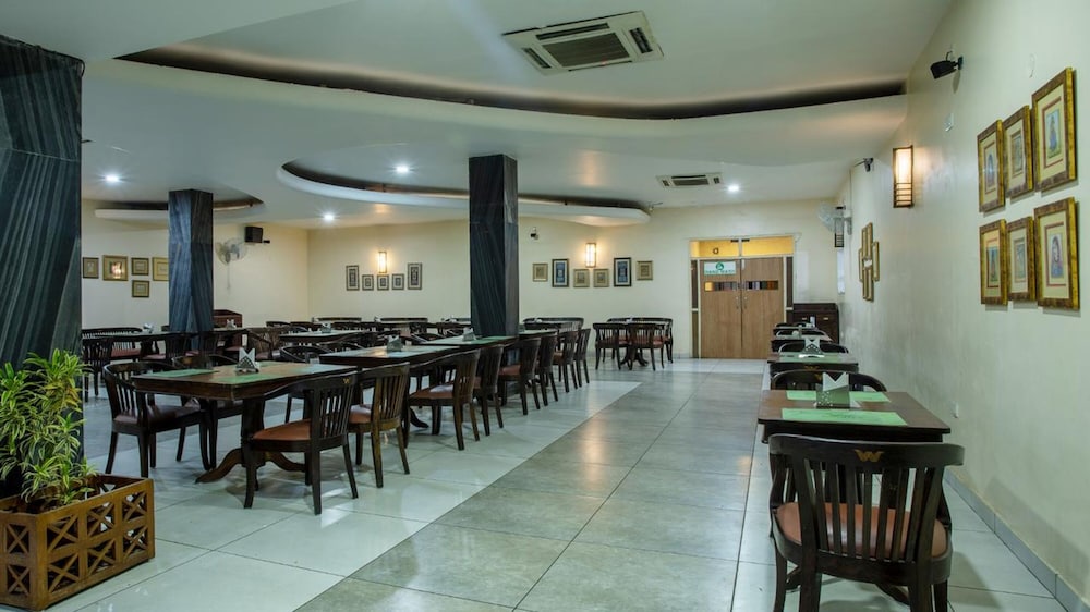 Woodlands Hotel