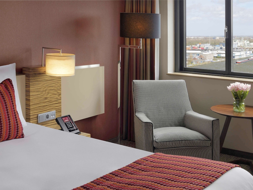 Mövenpick Hotel Amsterdam City Centre