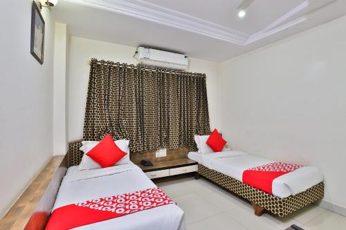 OYO 24875 Hotel Gokul