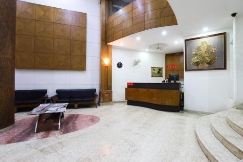 OYO 24875 Hotel Gokul