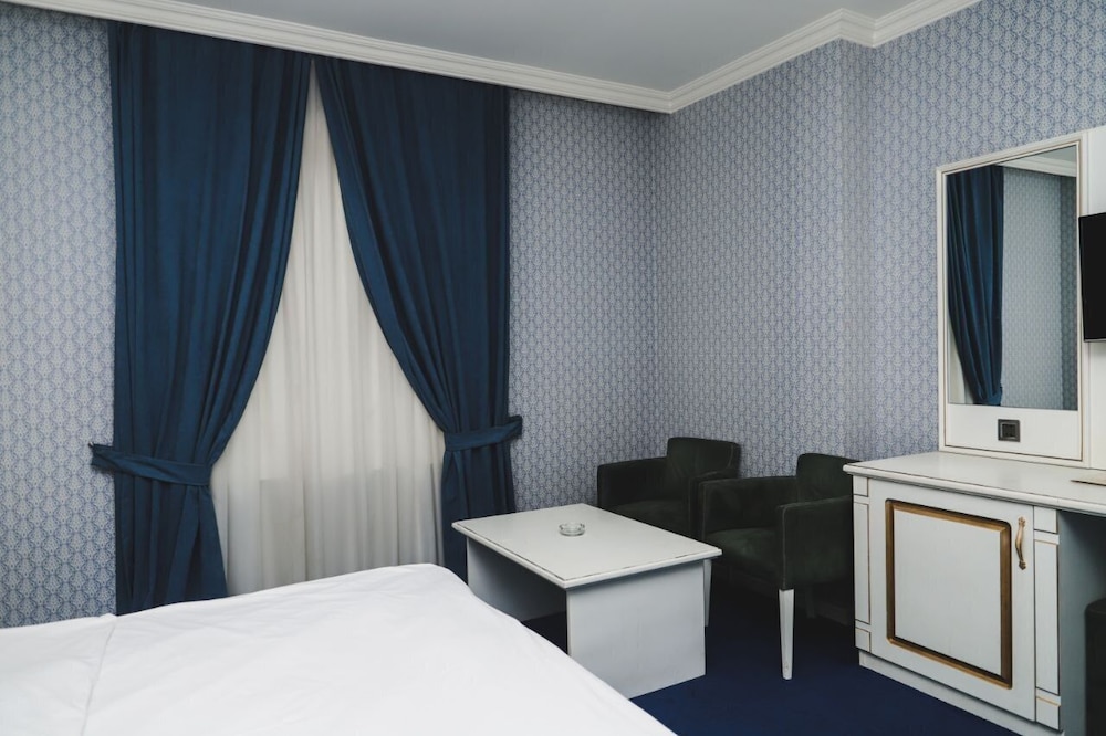 Maris Hotel Baku
