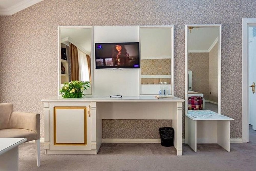 Maris Hotel Baku
