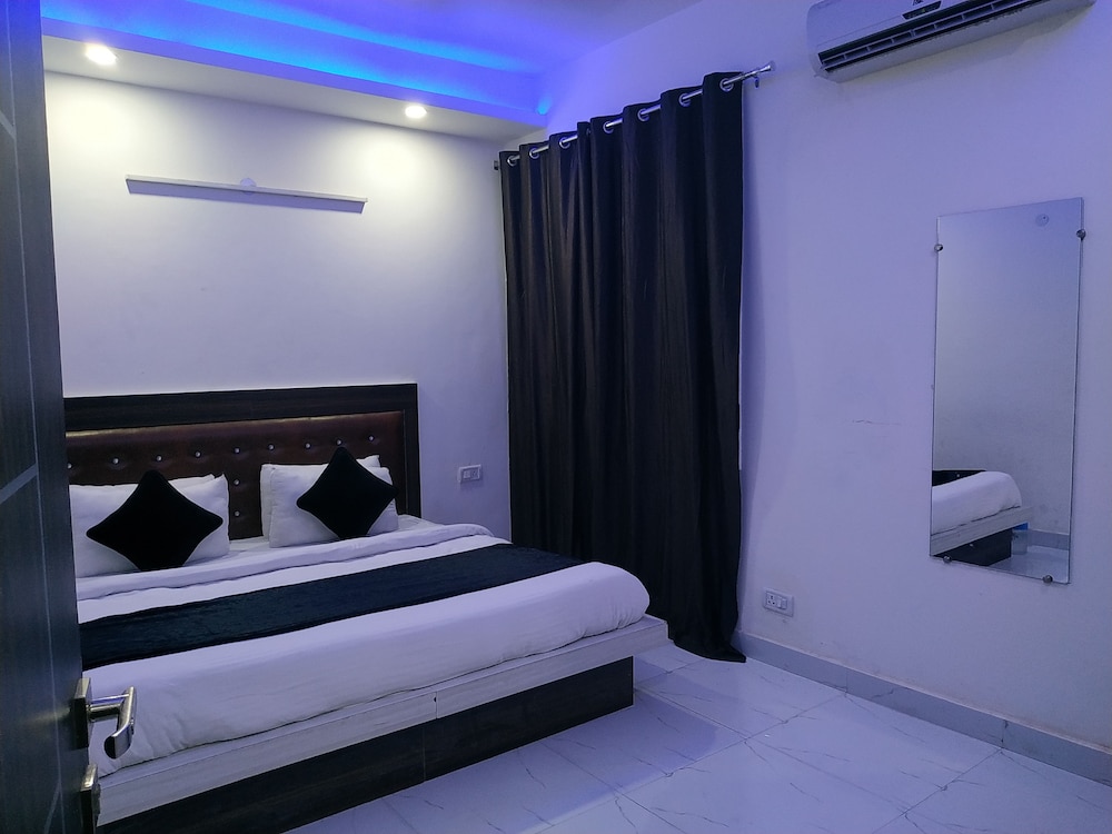 The Signature Hotel Noida