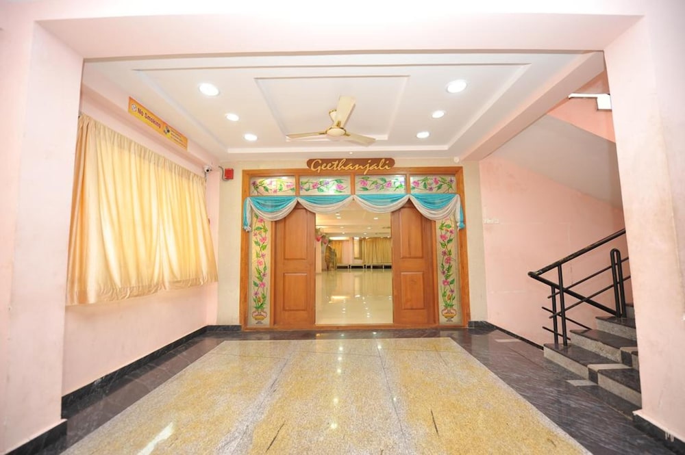 SHREE LAKSHMI GUEST HOUSE