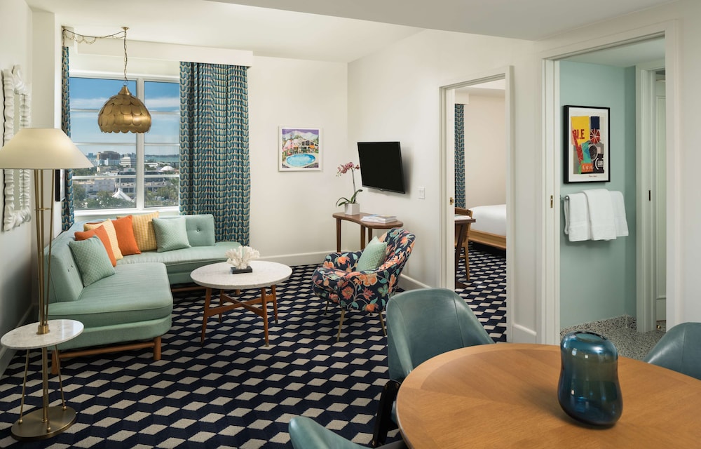 ANDAZ MIAMI BEACH, BY HYATT