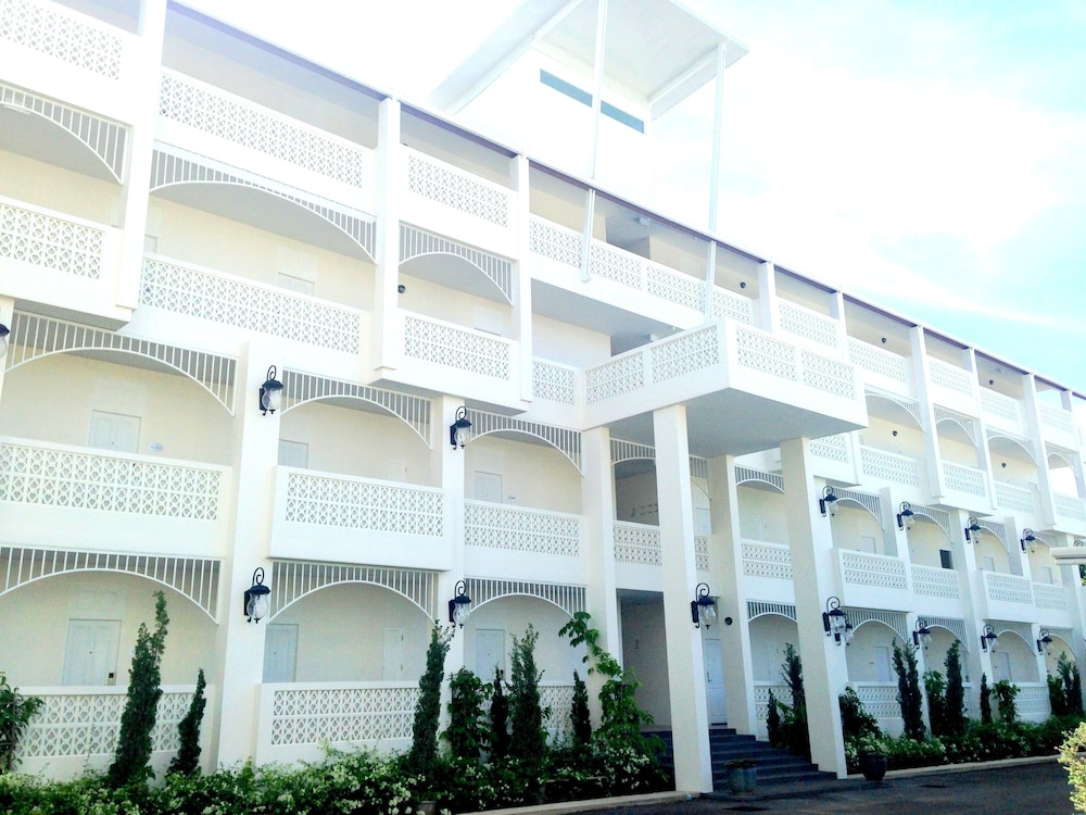 Koranaree Courtyard Boutique Hotel