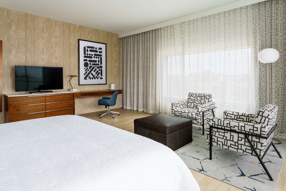 Hampton Inn & Suites by Hilton Santa Monica
