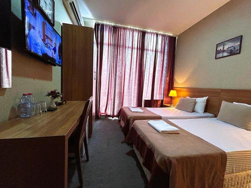 The Family Hotel - Free Massage