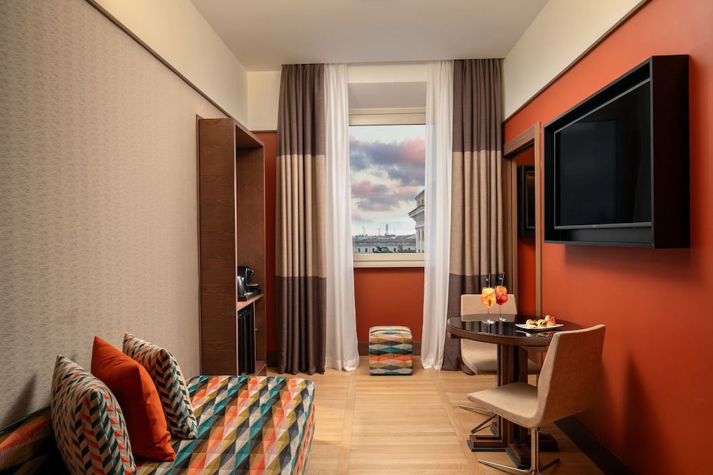 The Independent Hotel