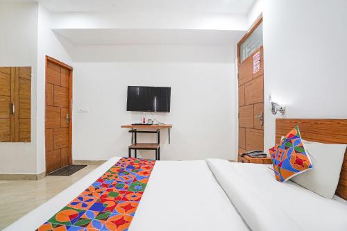 Hotel O Stay Heaven Near Qutab Minar Metro Station